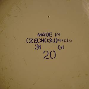 Barevný smaltovaný talíř