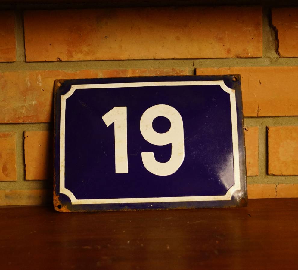 Smaltovaná cedulka č. 19