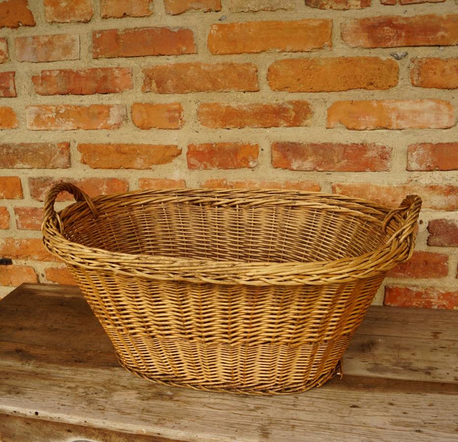 Proutěný velký koš