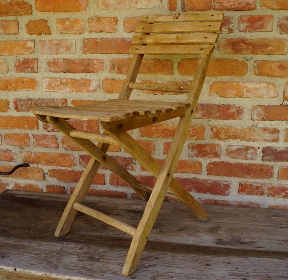 Dřevěná skládací židle