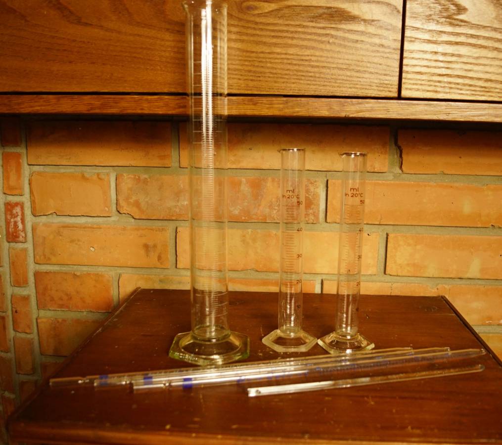 Laboratorní sklo III.