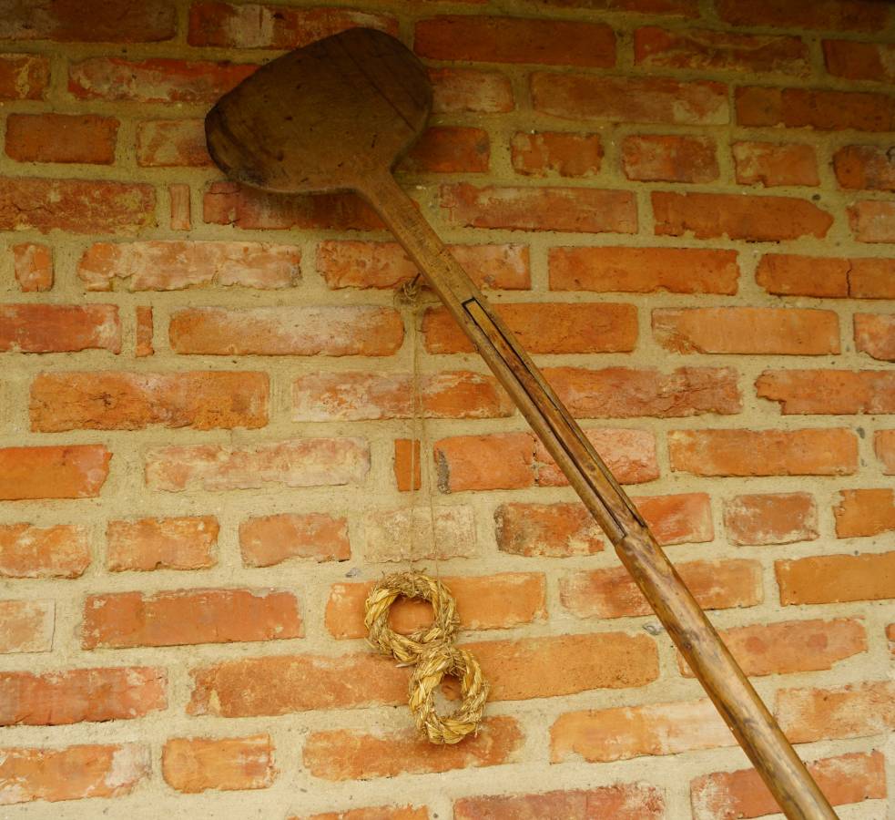 Dřevěná lopata na chleba