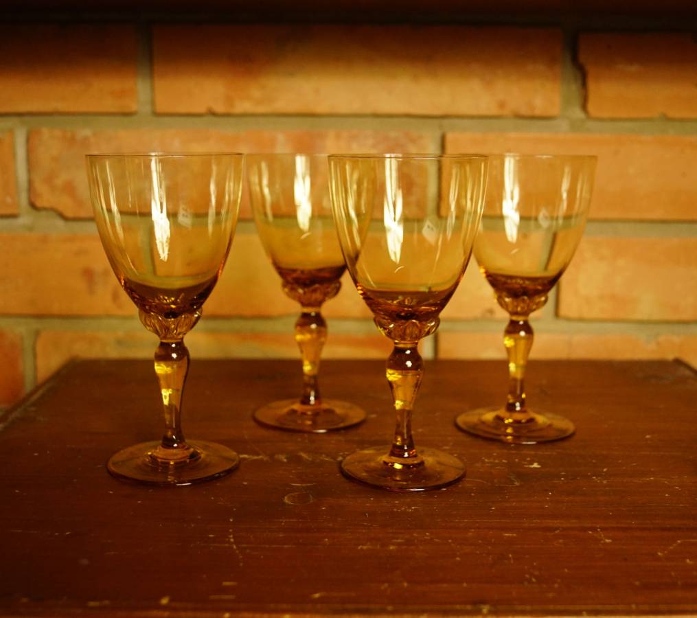 4 žlutomedové sklenice - číše