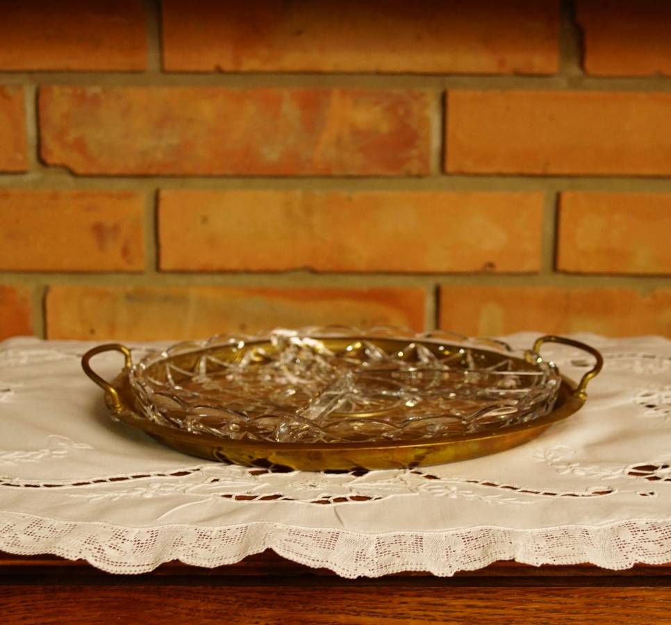 Starožitná skleněný tác na mosazném podtácu