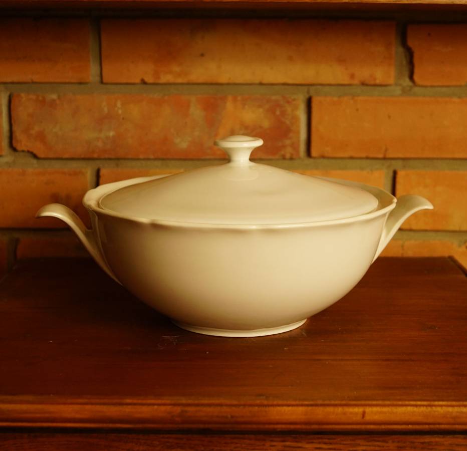 Bílá porcelánová terina