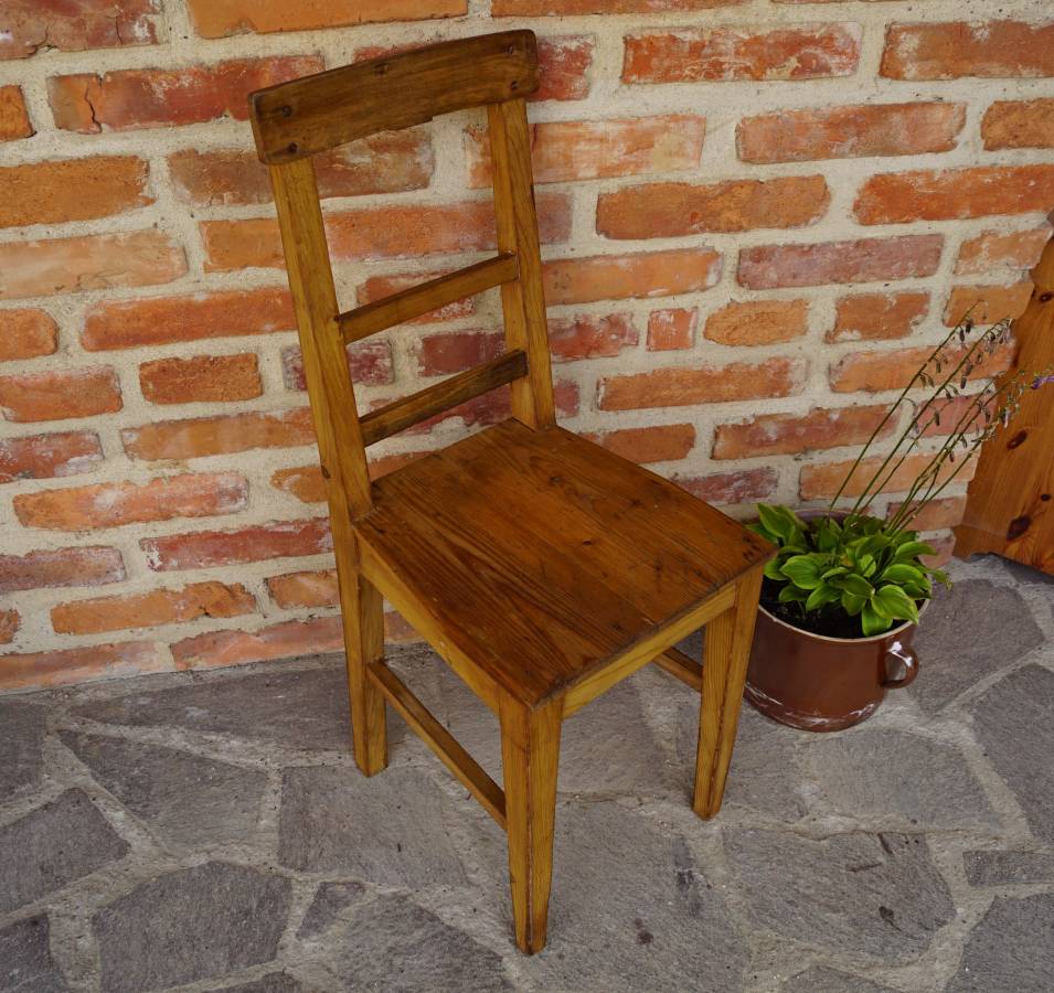Stará dřevěná židle