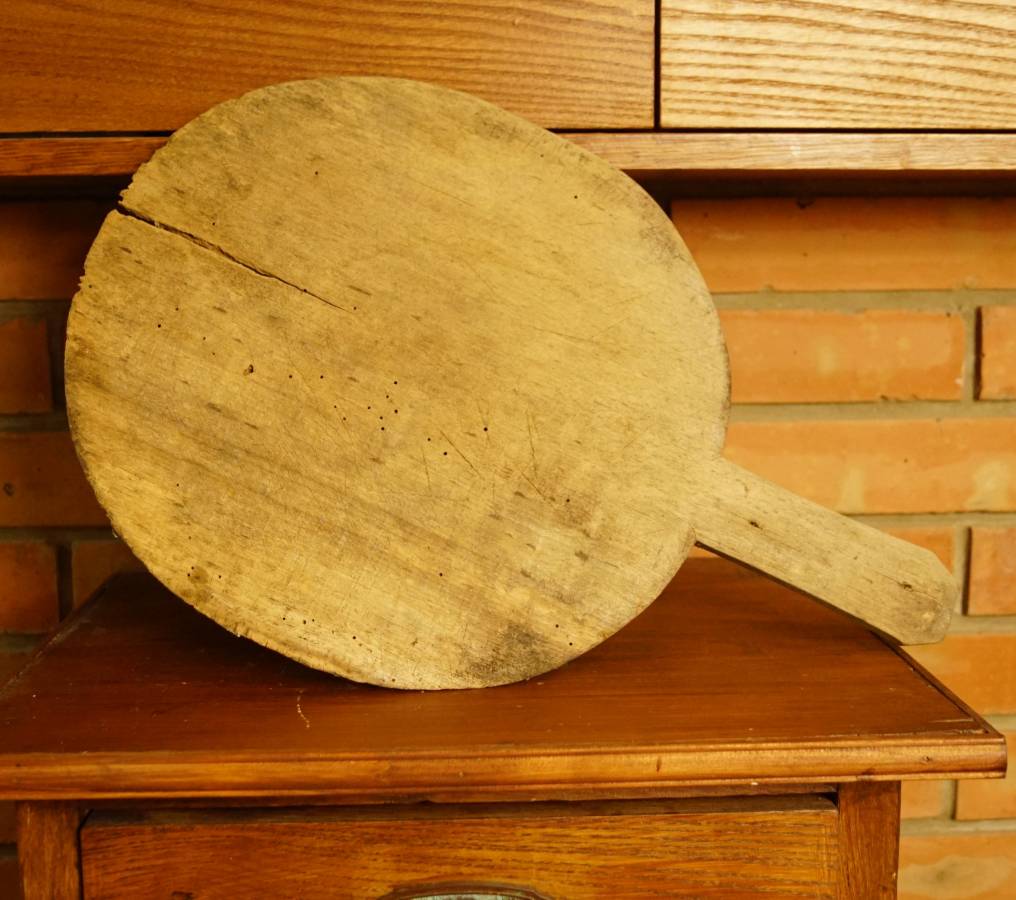 Dřevěná lopata na koláče
