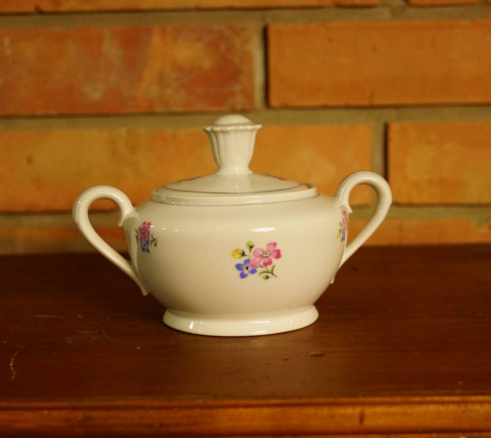 Porcelánová cukřenka