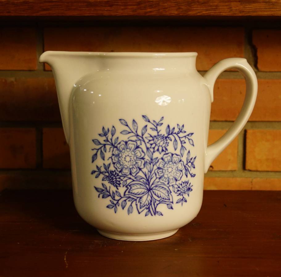 Porcelánový džbán