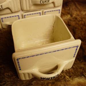 Porcelánová šuplíčková skříňka 