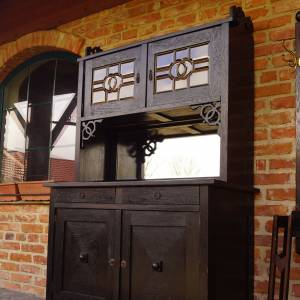 Černý starý kredenc - původní
