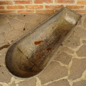Pozinkovaná vana - malá mumie