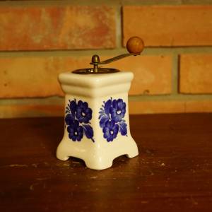 Porcelánový mlýnek