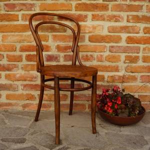 Starožitná židle Thon 01 po renovaci