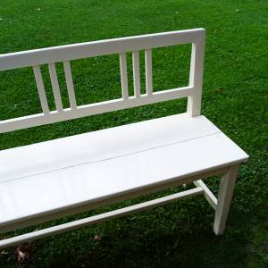  Krémová lavička po renovaci